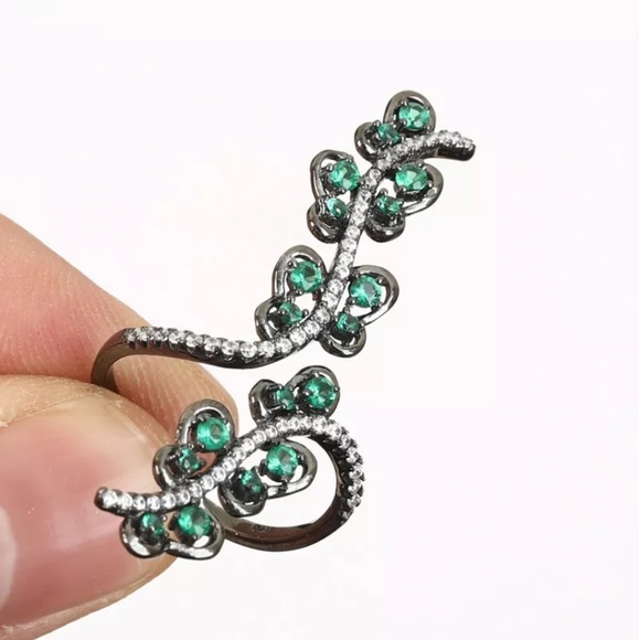 Beautiful rhodium emerald & topaz vine ring - Picture 2 of 3